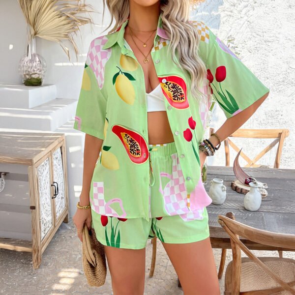 Bohemian leisure vacation style contrasting printed short pants set