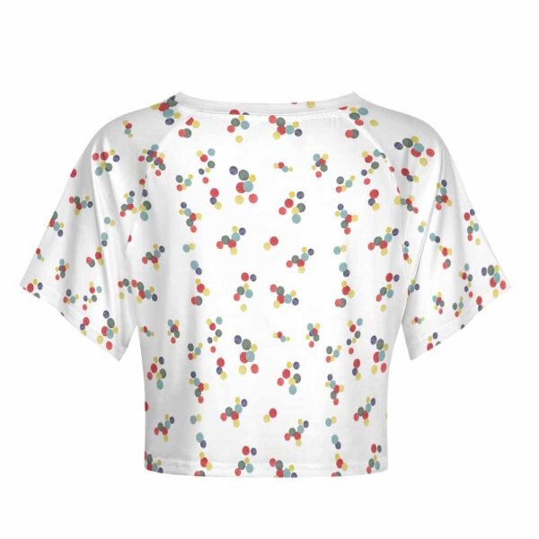 Short sleeved navel exposed