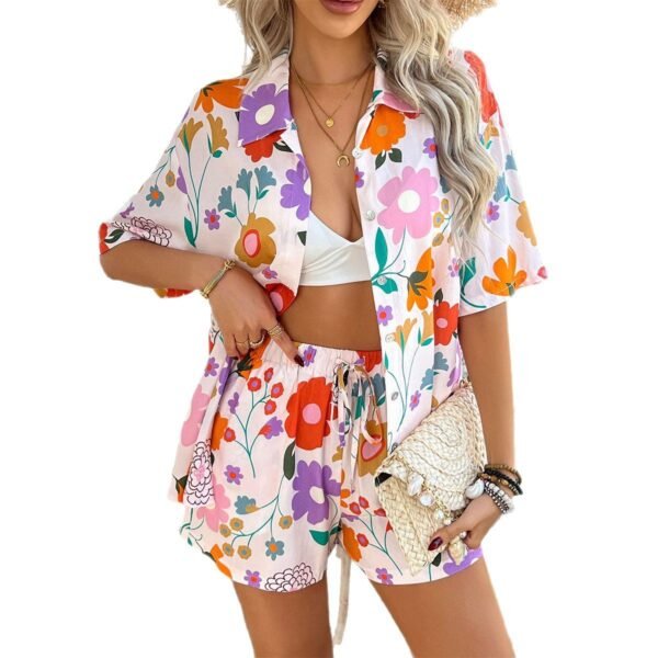 Bohemian leisure vacation style contrasting printed short pants set