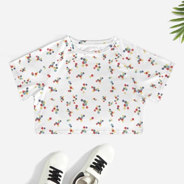 Short sleeved navel exposed